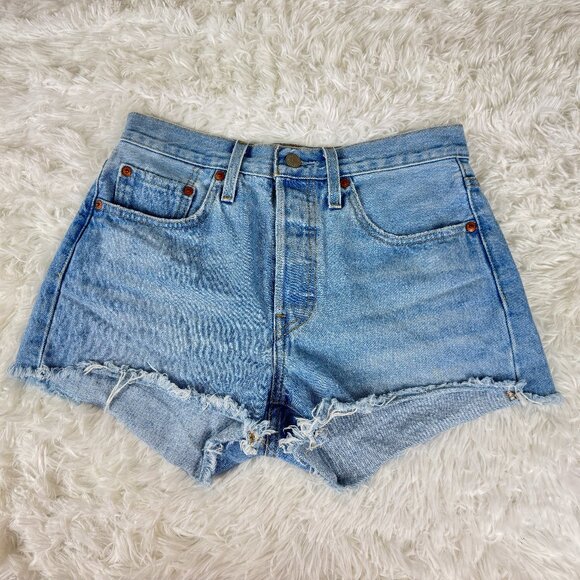 Levi's Women's 501 Original Shorts Medium Indigo Pattern Size 26 EUC - Picture 2 of 9